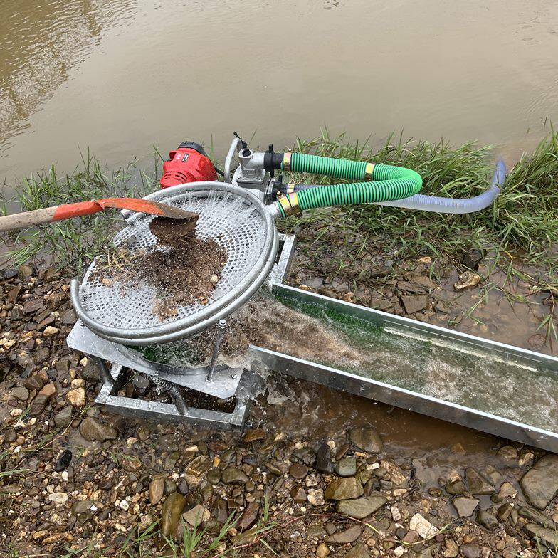 小型便携式淘金机探金洗金淘金溜槽淘金沙选矿摇床筛金淘黄金设备