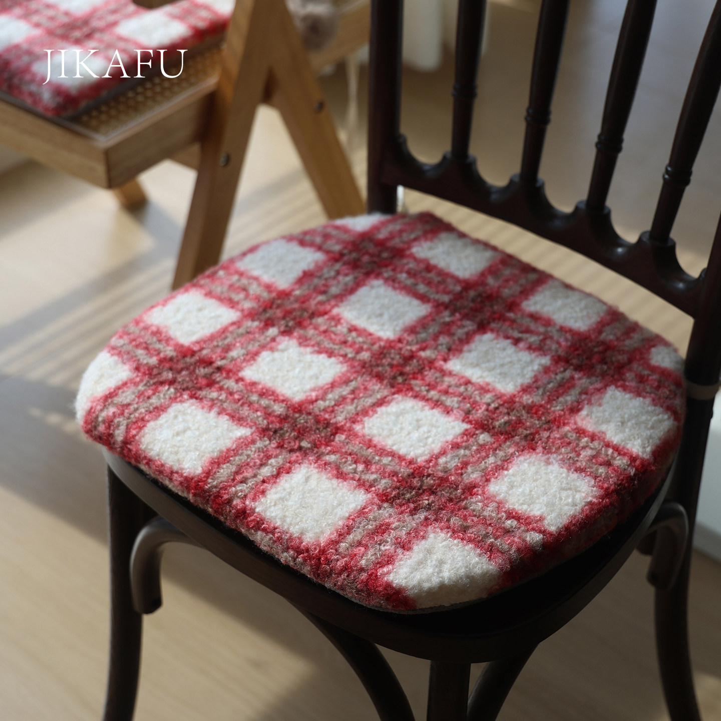坐垫椅子垫餐椅防滑马蹄形加厚红色格子绒屁股垫实木椅子复古坐垫