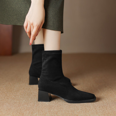 黑色短靴鞋子女2025新款今年流行爆款粗跟方头冬季马丁靴子女款潮