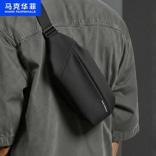 马克华菲胸包男款斜挎包休闲单肩包小挎包通勤简约黑色
