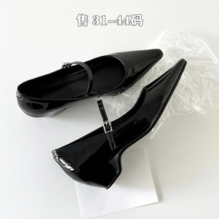 气质尖头大码单鞋女41-43高跟鞋44一字扣带玛丽珍小码女鞋313233