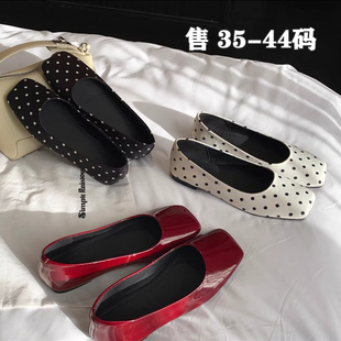 单鞋女春季新款大码女鞋41到43复古韩版一脚蹬方头百搭波点平底鞋