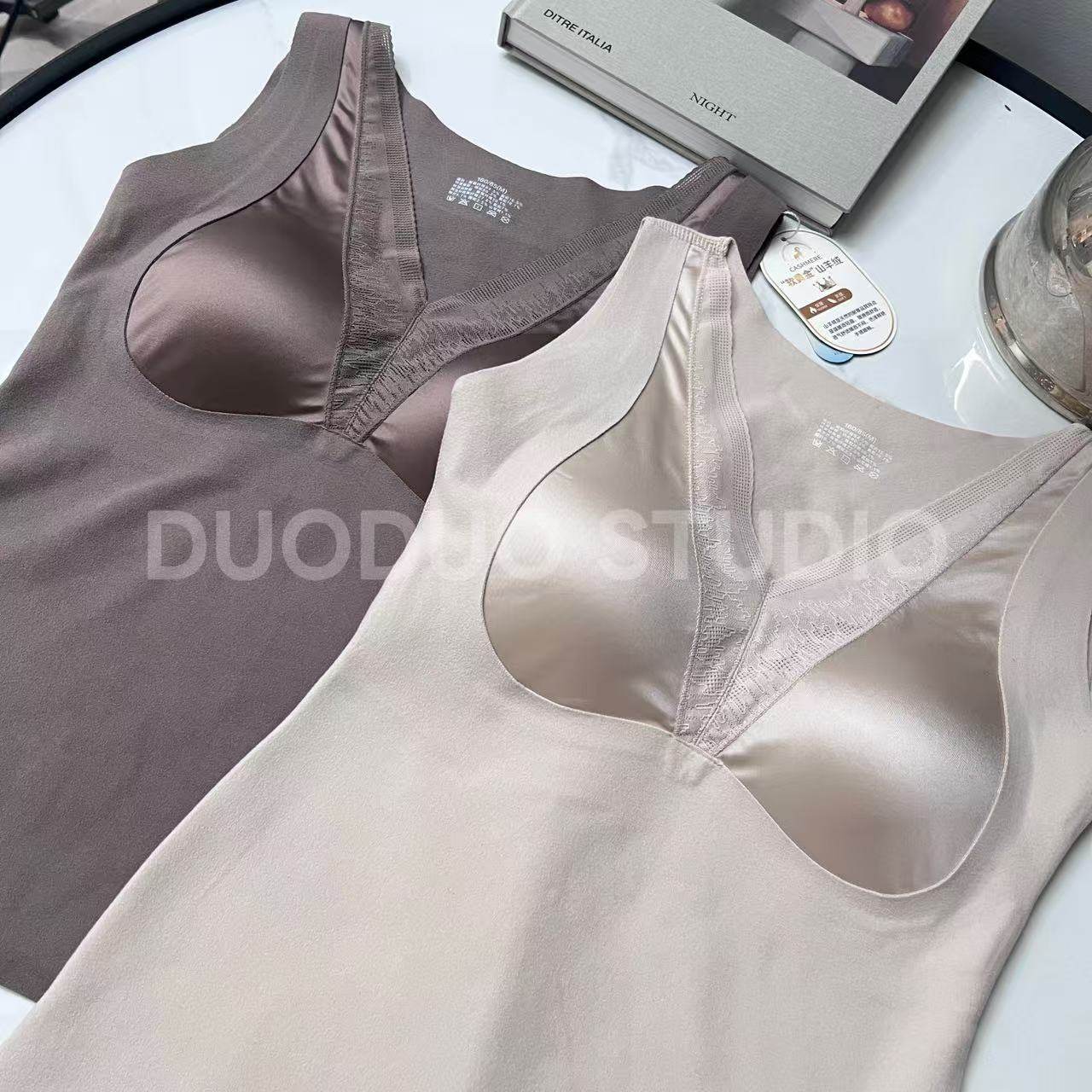 【多多还是多多】性感大气锦缎天丝醋纤羊绒保暖背心SFL-2519