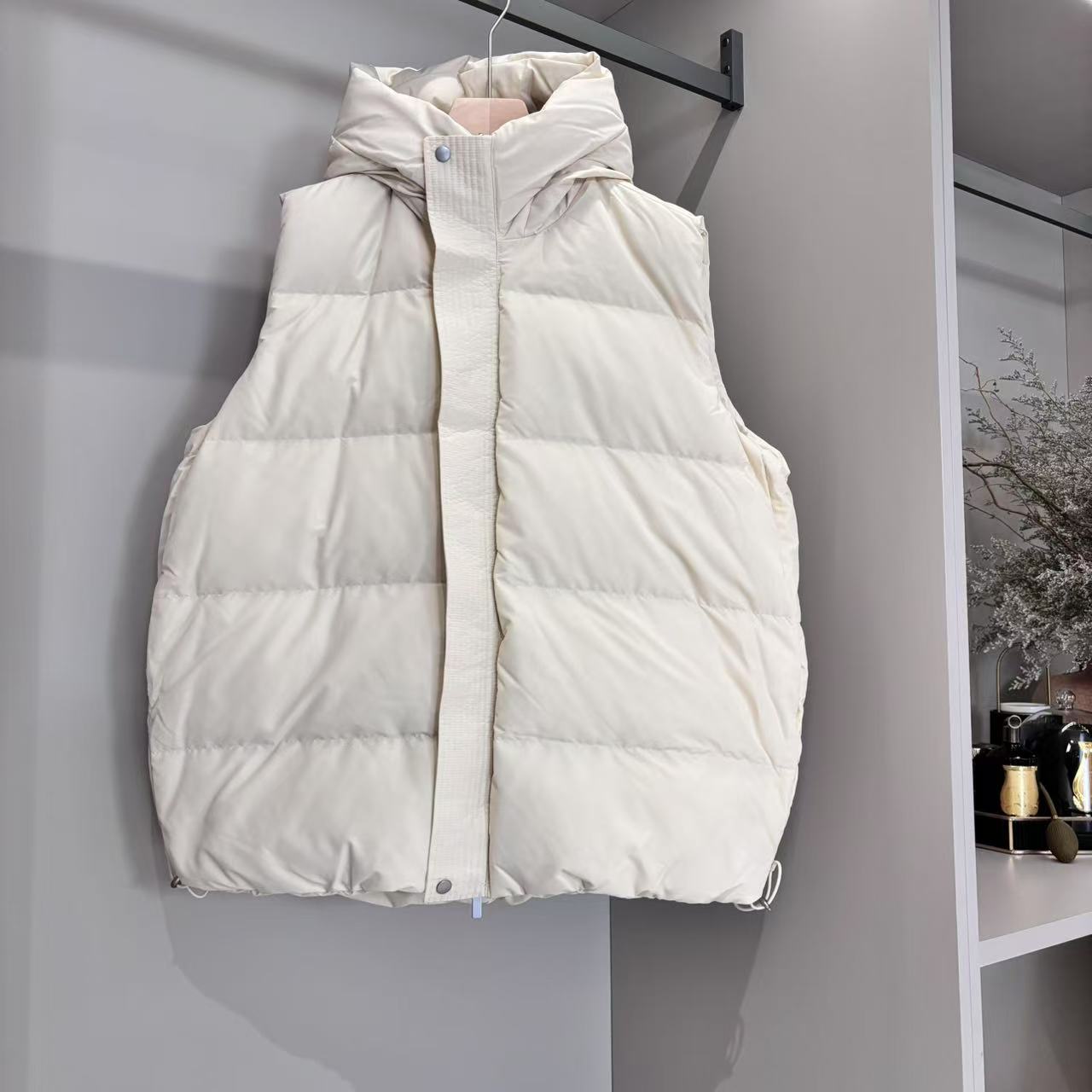 【多多还是多多】连帽两面穿羽绒马甲LJ-DM21-124