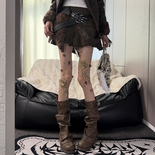 Y2K辣妹的穿搭心机~复古千禧秋冬美拉德风立体花朵重工渔网亚文化