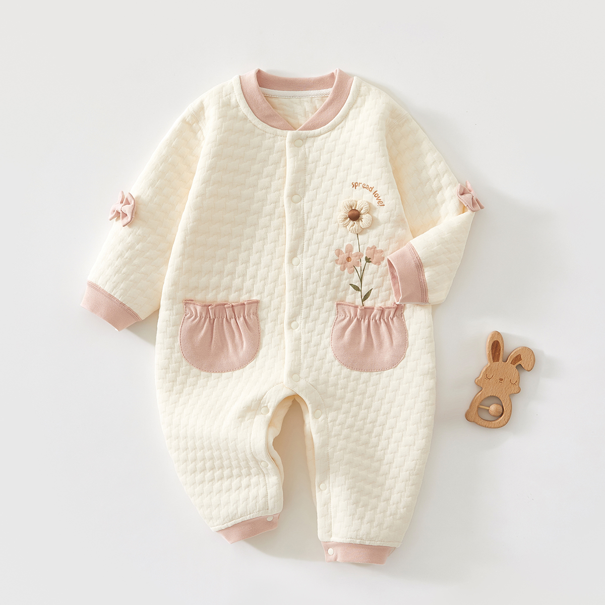 纯棉A类，三层夹棉女宝宝衣服