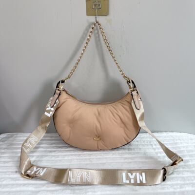 外贸尾货出泰国LYN时尚百搭高质感女士手提包单肩斜挎包。瑕疵款