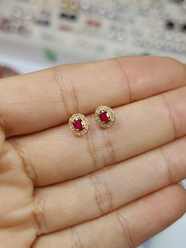3567-18K金30分红宝石钻石耳钉，证书