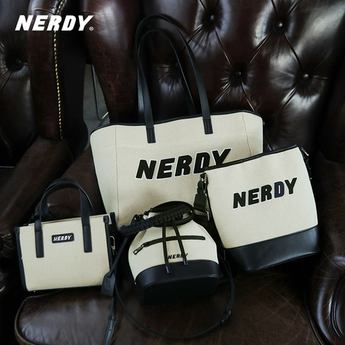 [All Girls Live Room] Серия «Знание холста»