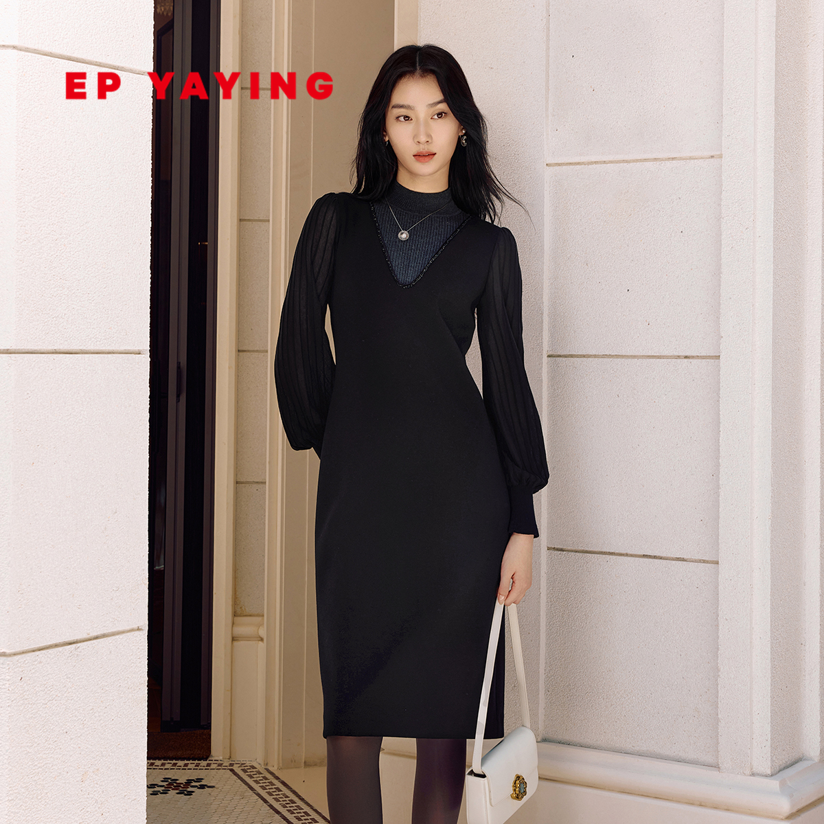 雅莹空气层针织拼接连衣裙