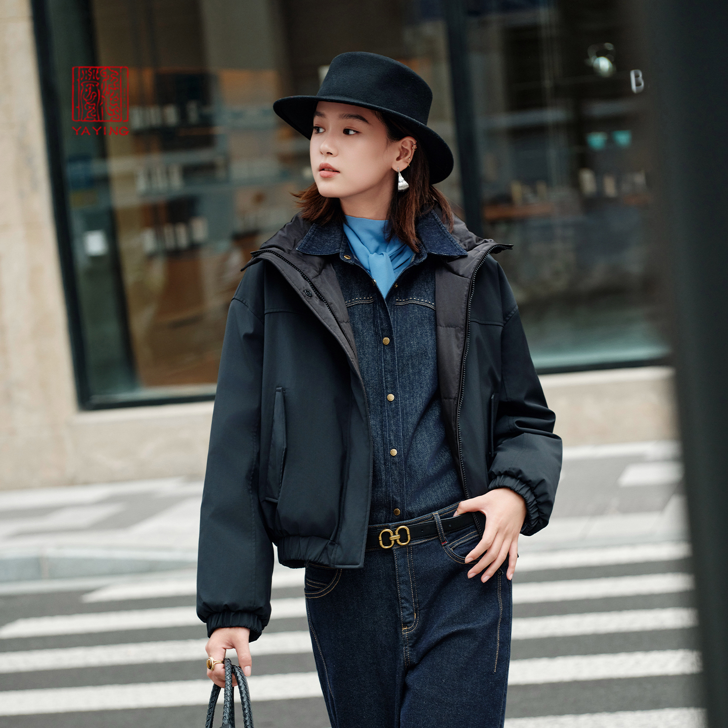 雅莹鹅绒立领夹克羽绒服外套