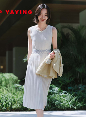 EP雅莹连衣裙女 缎面暗纹提花无袖收腰压褶裙 2026春夏新款4105A