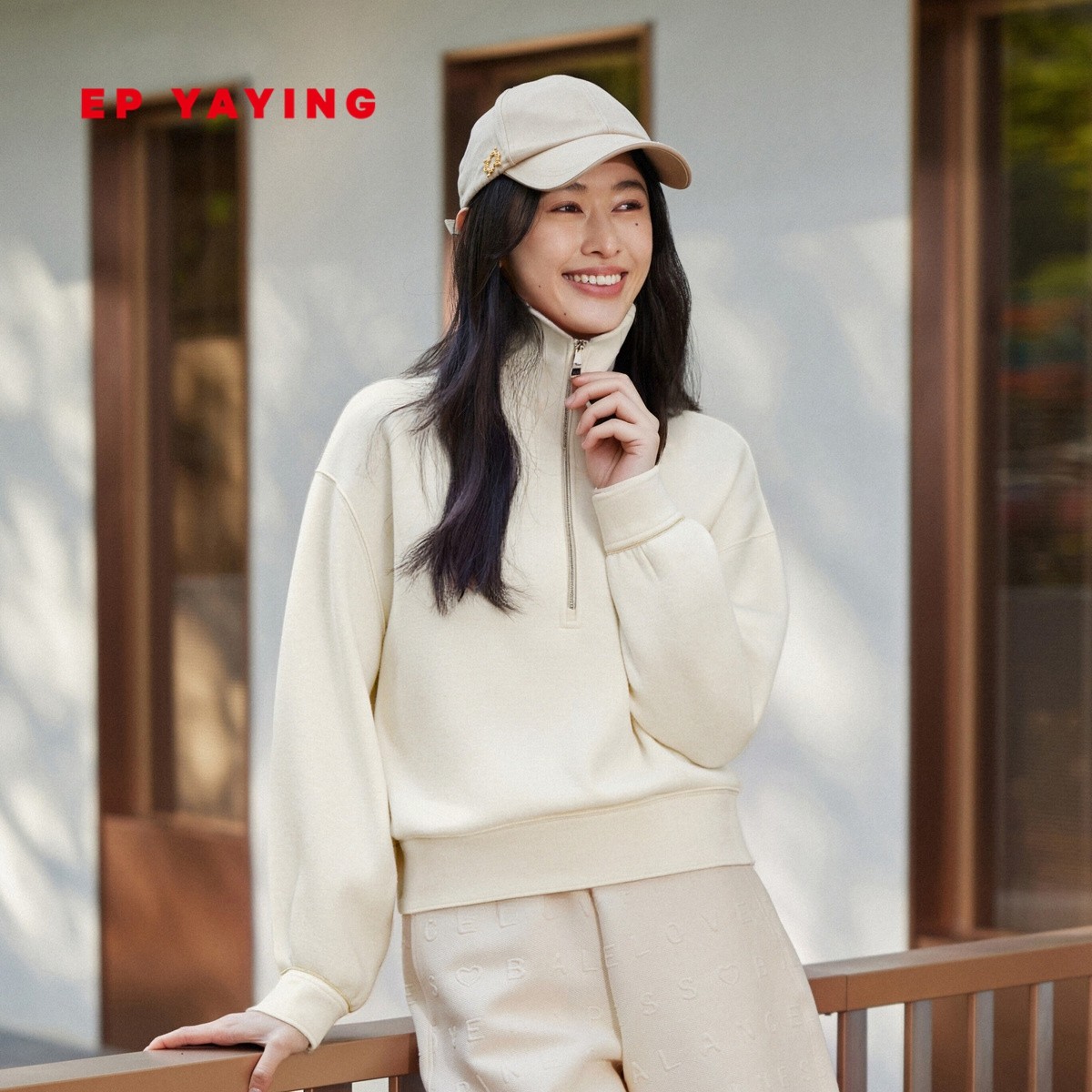 EP雅莹25秋冬新款女装 时尚翻领含牦牛绒宽松长袖半拉链卫衣5201A
