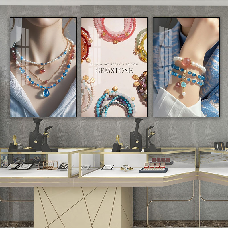 珠宝首饰店装饰画七彩水晶手链