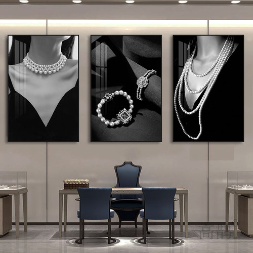 珠宝店挂画项链首饰黑白色