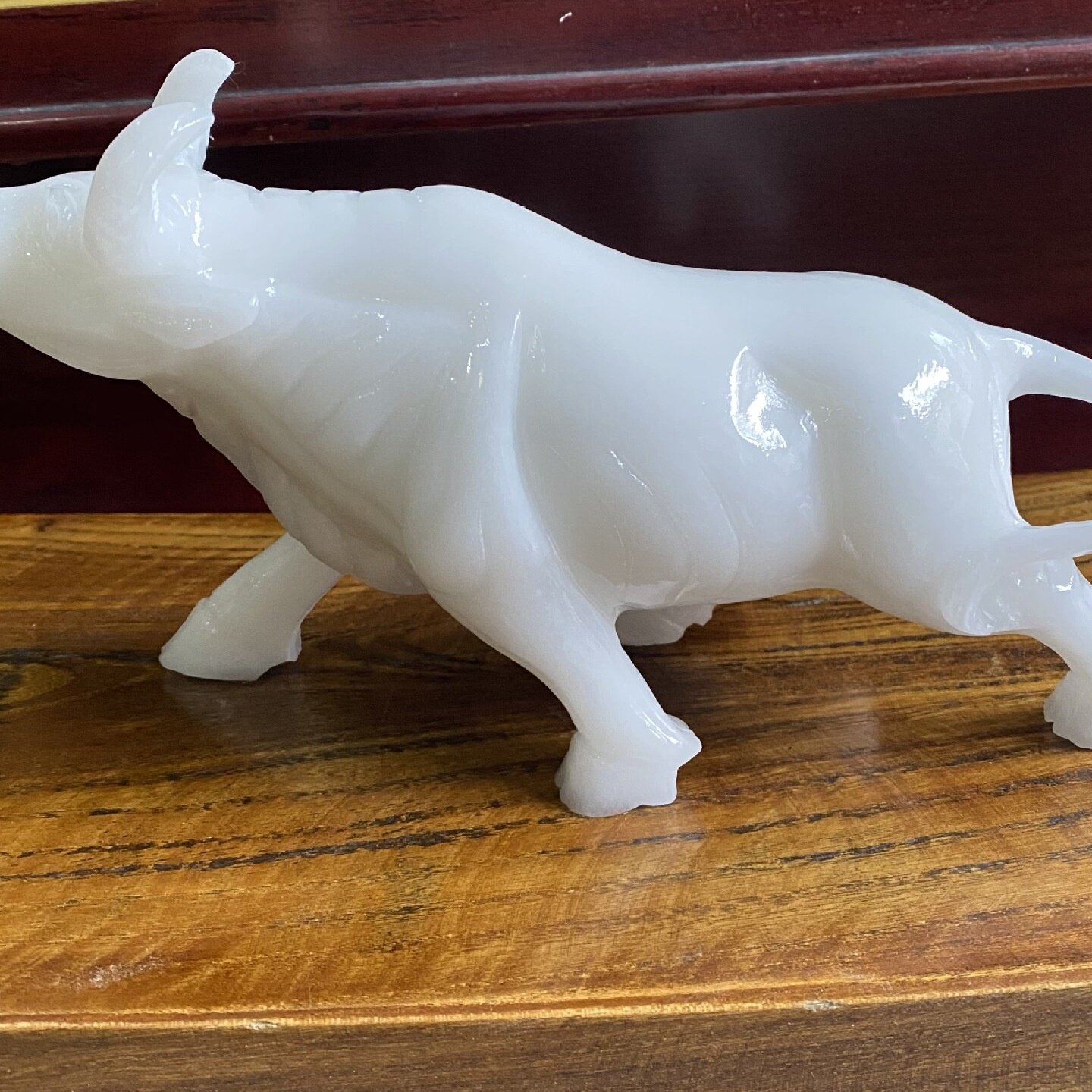 阿富汗白玉牛玉雕摆件白菜玉石家庭客巴玉牛客厅摆件公司礼品