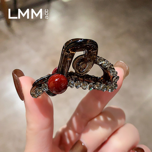 红色珍珠镶钻爱心抓夹高级感