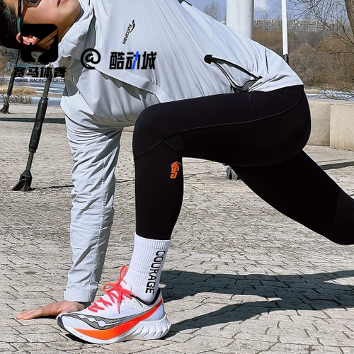 Saucony啡鹏4白黑男竞速跑步鞋