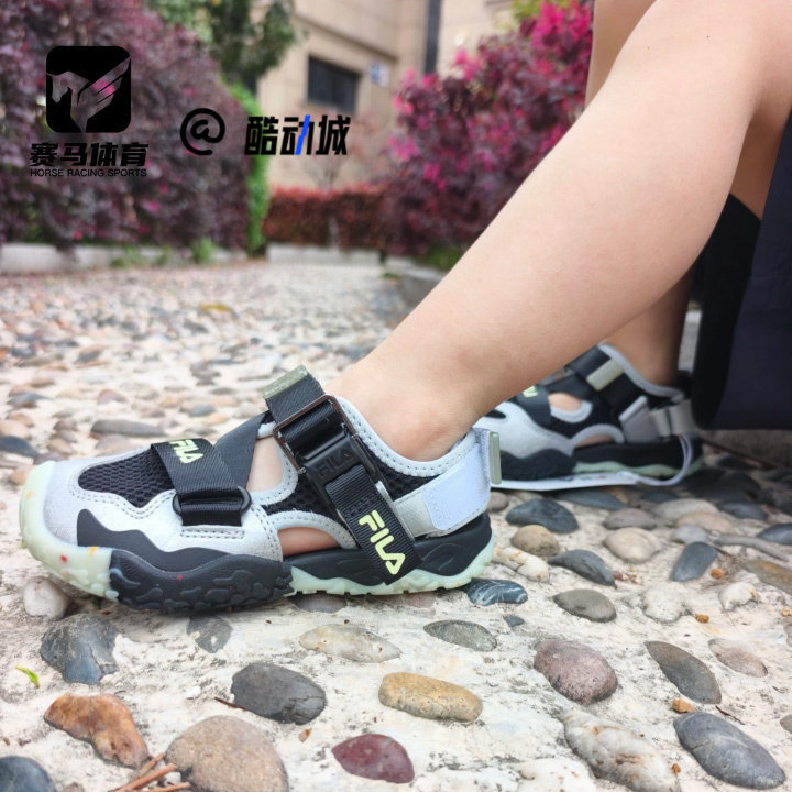斐乐萤火虫太空银儿童休闲凉鞋