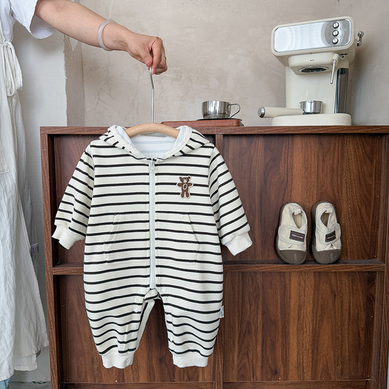 婴儿连体衣秋装男女宝宝衣服新款洋气婴幼儿春秋季韩版小月龄爬服