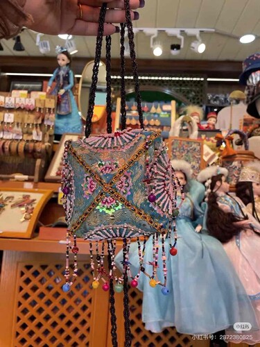 大巴扎礼物花帽彩铃包