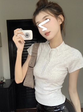 弹力浅灰色排扣正肩短袖T恤女夏季修身显瘦小众设计内搭气质上衣