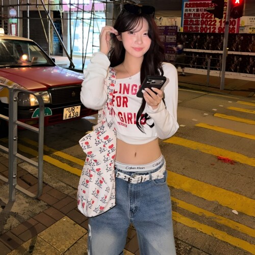 美式字母印花斜领长袖T恤女辣妹