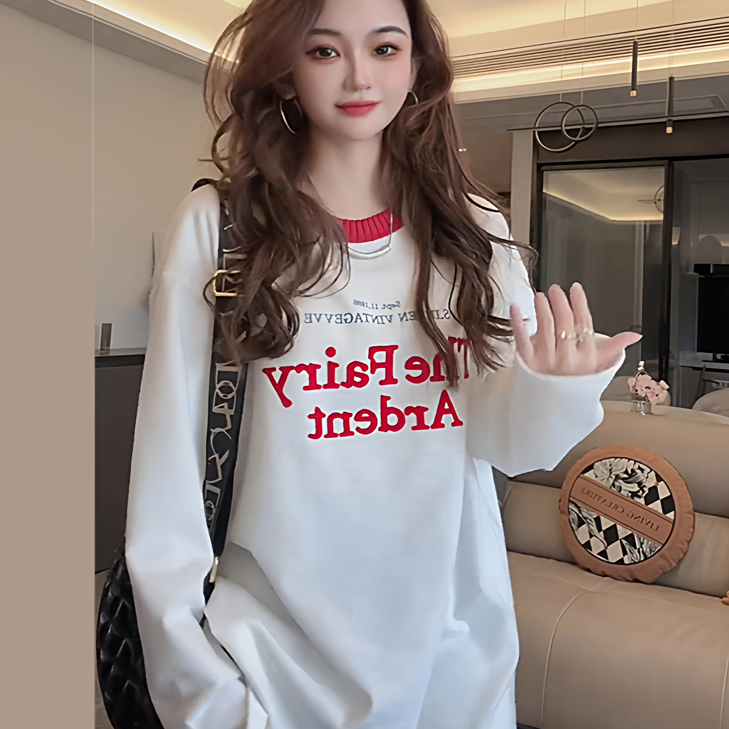 红白撞色边字母印花长袖T恤打底