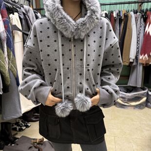 美式复古设计感毛毛连帽波点外套女2026秋冬百搭加绒加厚拉链上衣