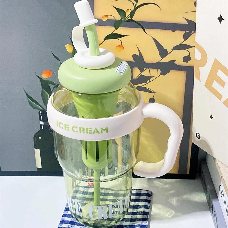 喝水不够爽？大肚杯+粗吸管安排