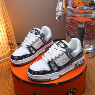 男鞋 潮流透气情侣防滑板鞋 软底休闲鞋 运动鞋 百搭大码 轻奢2025新款