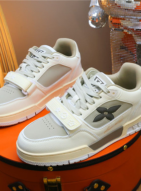 欧美ins轻奢魔术贴板鞋男2026春新款白色拼色休闲鞋耐磨运动潮鞋