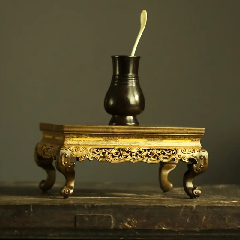 金丝楠木缠枝如意纹底座