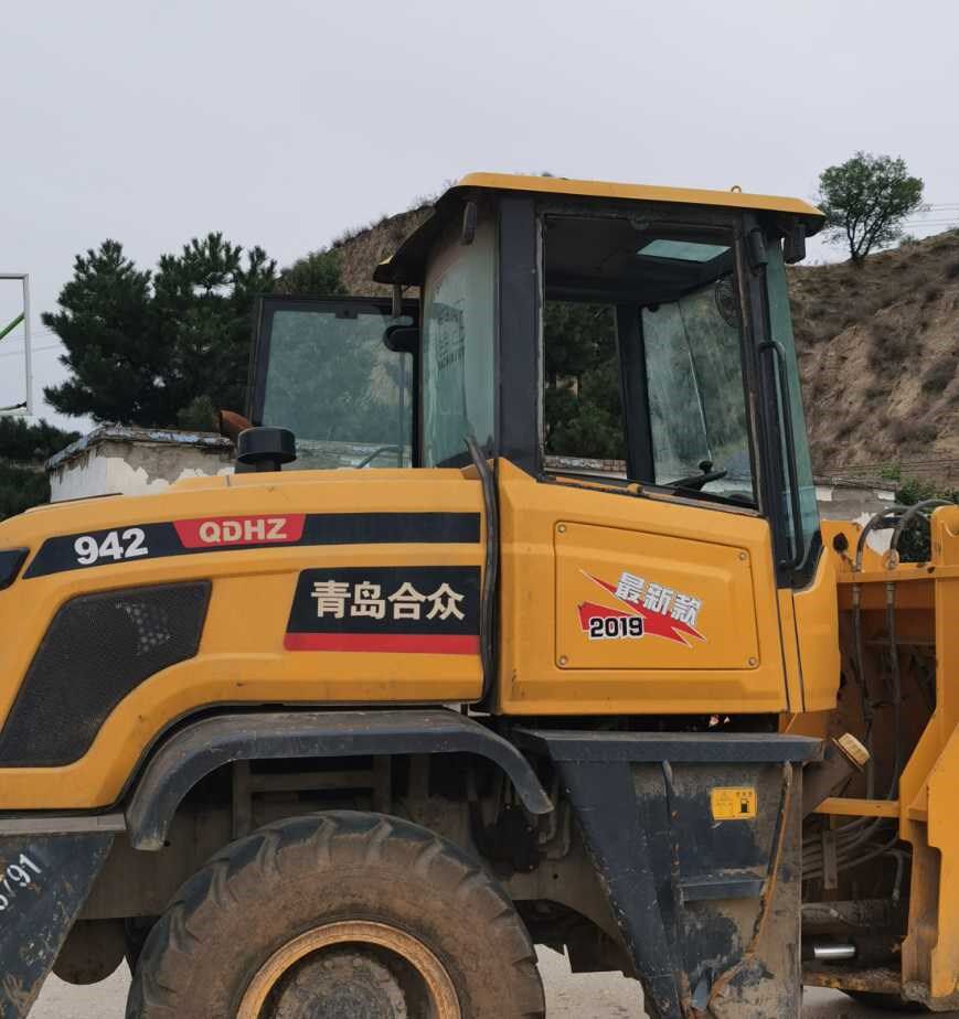 青岛合众942装载铲车玻璃/前挡左右侧门后档风/原车钢化不包邮