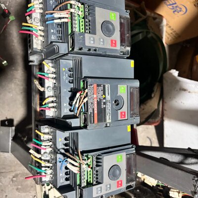 可维修东芝变频器2.2kw东芝VFNC3C-4022P三台 成议价
