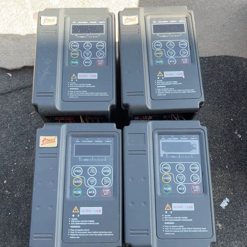 可维修理想变频器1.5kw，380v正常，型号LX3300-1议价