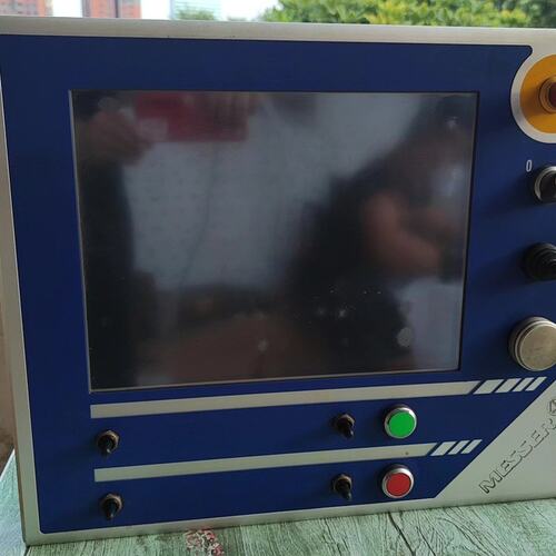 可维修梅塞尔操作系统屏，型号 cp7902-1219-0000 。议价