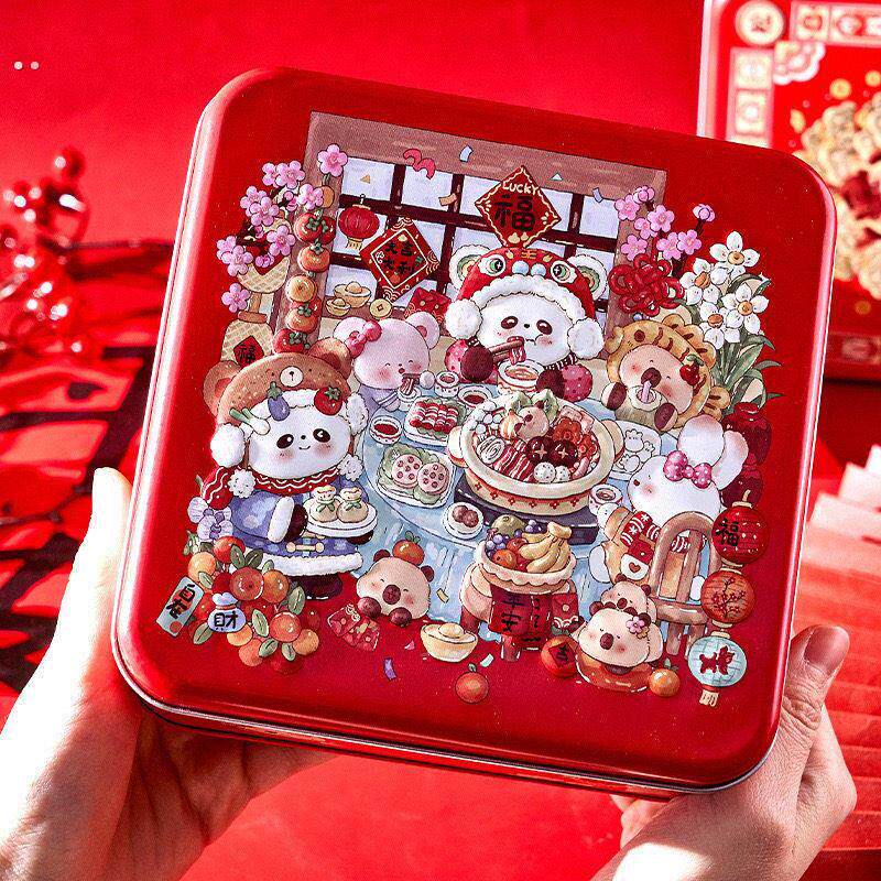 2026网红新年马年圆形马口铁盒饼干盒千层蛋糕盒脆片巧克力糖果盒