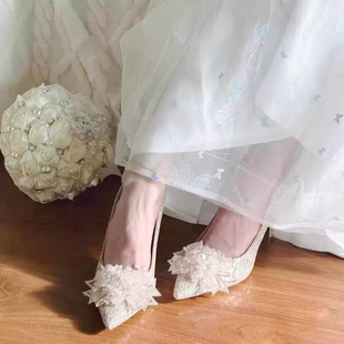 绝美闪钻珍珠蝴蝶结尖头单鞋女粗跟不累脚配裙子高跟鞋主婚纱婚鞋