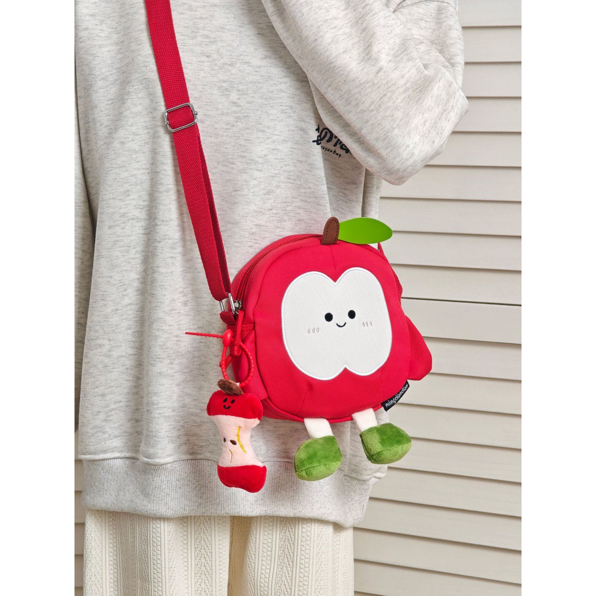 日系可爱卡通斜挎包女2025新款休闲韩版小学生轻便背包斜挎手机包