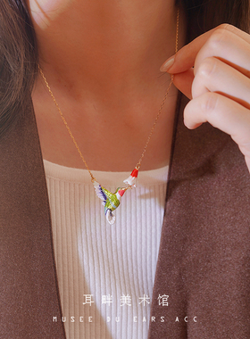 A手绘珐琅大蜂鸟趣味项链