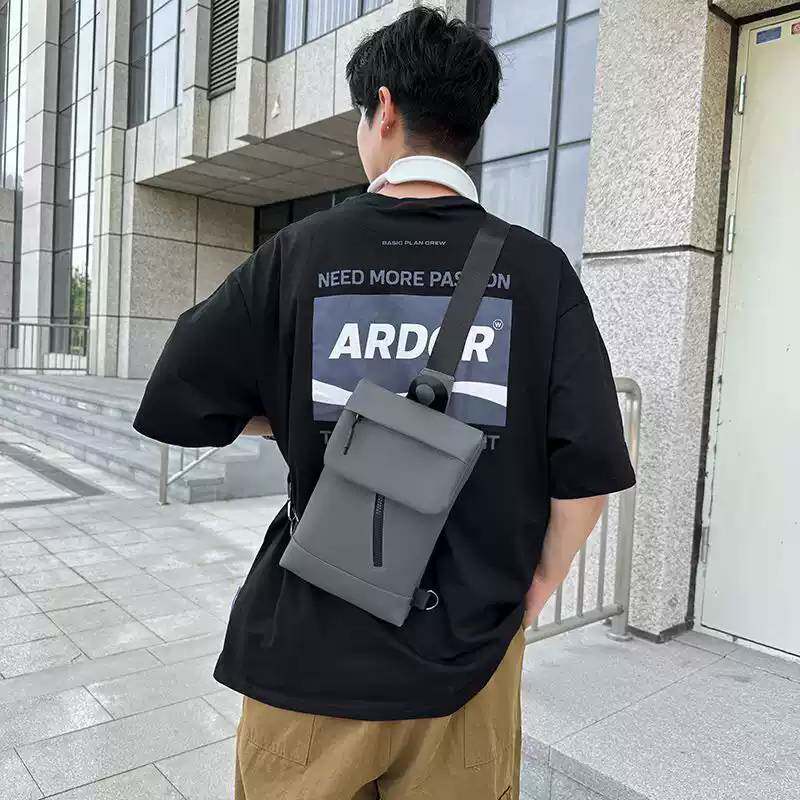 2025新款斜挎包男潮男士胸包休闲