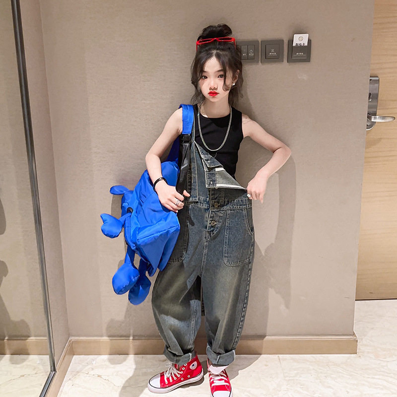 网红炸街女童春款套装牛仔背带裤2023新款春季女孩背心连体裤