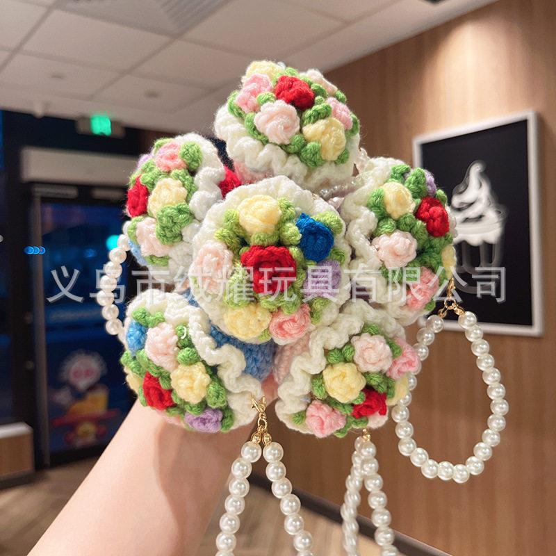 diy毛线手捧花挂件钩织花束玫瑰花汽车钥匙扣包挂饰毛绒玩具