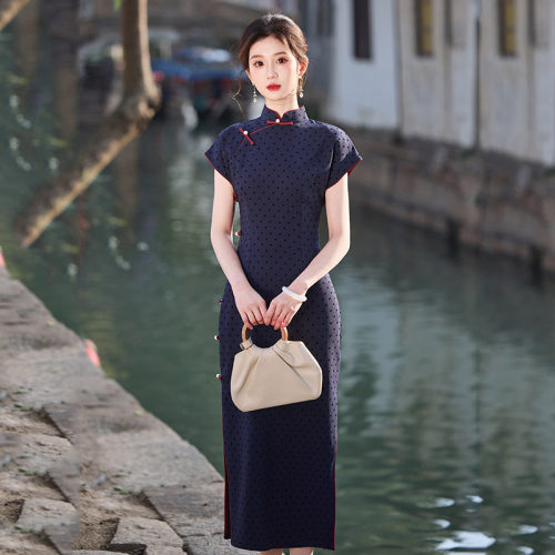连肩袖藏蓝色波点国风中式长款旗袍改良年轻款2025新款女民国夏季