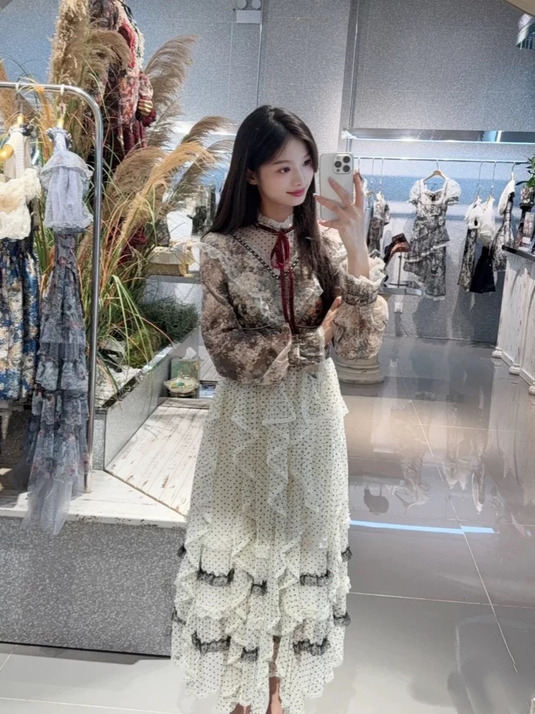 星妍露露2025年秋新款法式复古印花连衣裙女宽松显瘦百搭