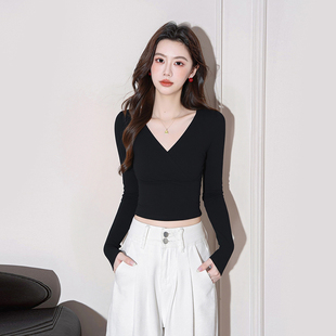 黑色v领纯棉打底衫女长袖冬季内搭2025年新款高腰露脐短款上衣ins