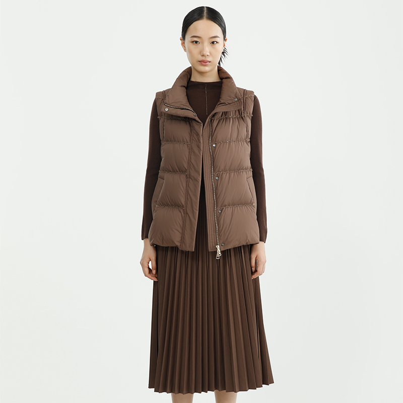 戴布拉芬新款冬季大翻领羽绒马甲女小个子时尚马甲白鸭绒背心外套