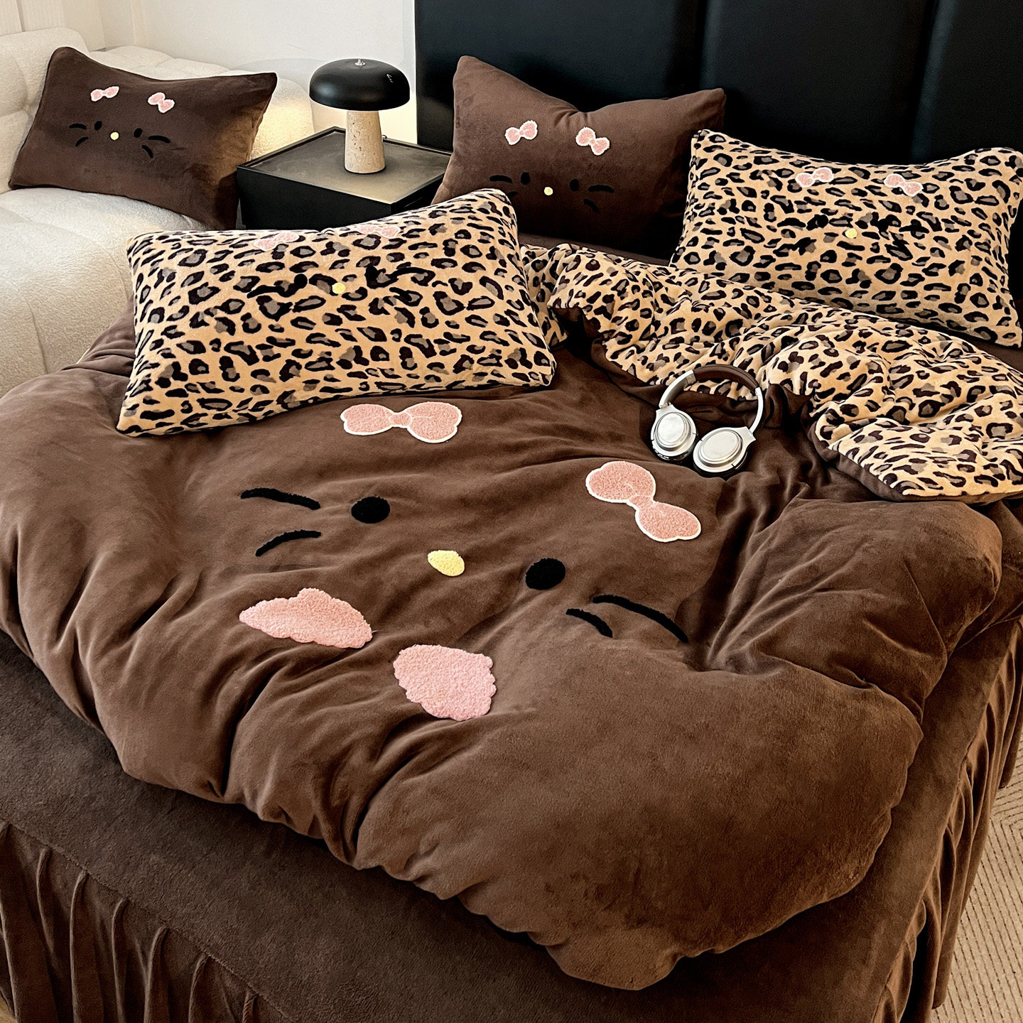 可爱猫咪毛巾绣床裙四件套牛奶绒冬季加厚加绒被套珊瑚绒床单床盖