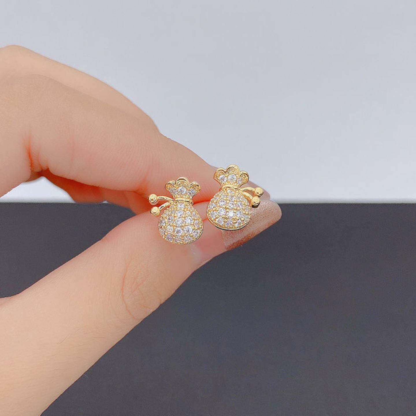 银针钱袋福袋耳钉女2026新年喜庆福气耳饰时尚通勤小众设计感耳环